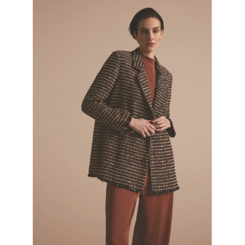 Half-length jacket with classic lapel collar and a double row of buttons. This jacket is made from a polyester-wool blend in chequered tweed.