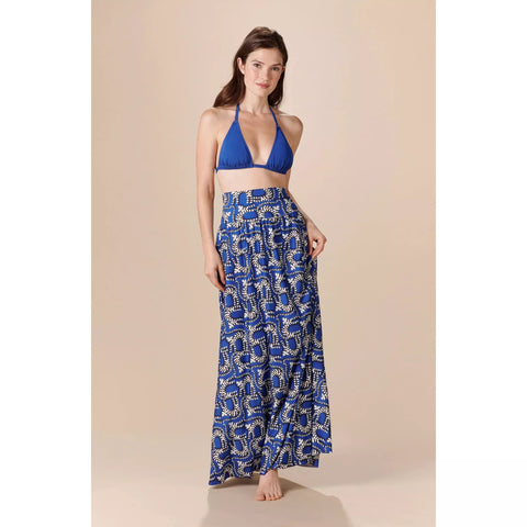 Flared skirt or strapless dress, JAYA can be worn according to your wishes and outings. Its flowing fabric is boosted with a wide elastic waistband to elegantly fit all body types. The GOTCHA print, a hypnotic ultramarine blue reveals a maze of feline shapes.    