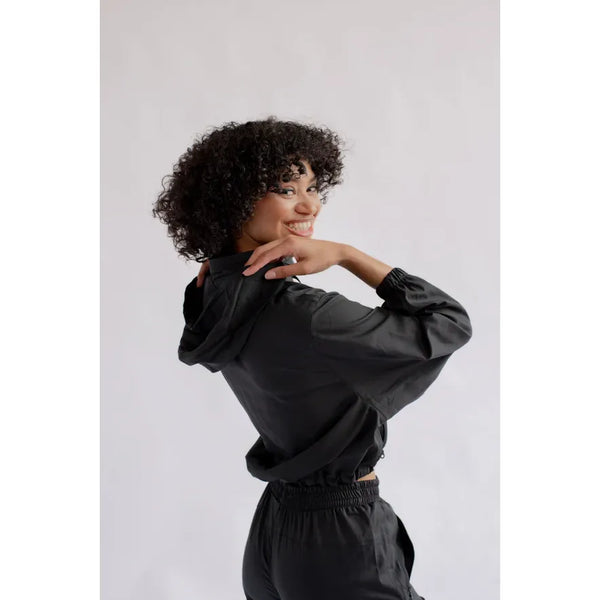 Girlfriend Collective Ladies Hummingbird Windbreaker - Black