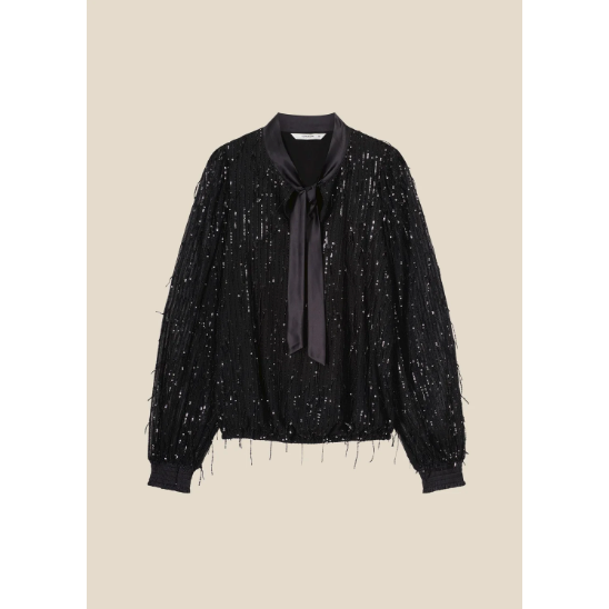 Top with patch fringing and small sequins. The relaxed top has long sleeves with smocked cuffs, a round neck with a slit and a silky touch bow collar.