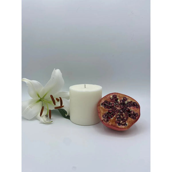 A fragrance of luscious and refreshing juicy pomegranate fruits with the heady floral scent of the spicy Casablanca lily, resting on a subtle base of smoky wood. Kerensa is a truly divine and aromatic candle.
