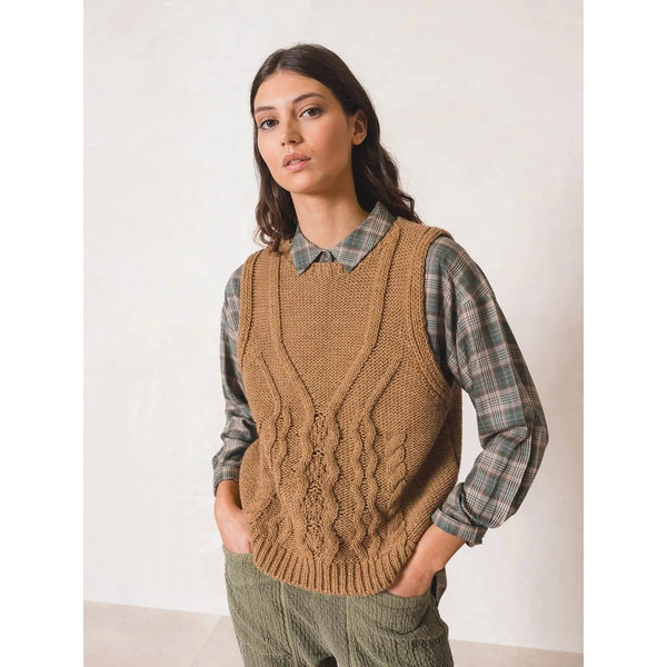  RETRO CABLE KNIT WAISTCOAT - Round neckline - Cable knit details on front - Slightly fitted - Made in Italy 50% ACRYLIC 30% WOOL 10% ALPACA 10% VISCOSE KNITTED