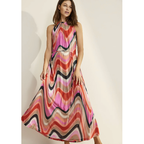 This long sleeveless halter-neck dress is made from flowy, colourful fabric. The length and subtle V slit in the halter neckline give the dress a sophisticated look and feel. The colourful print and detachable belt add a certain playfulness to your outfit.  ARTICLE 5S1442-30446C4120